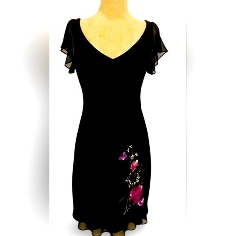 SL FASHIONS💓SZ M💓BLACK FLUTTERED SLEEVE CHIFFON DRESS W ROSE TRIM OPEN BACK - Picture 2 of 16